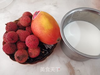 爆浆荔枝奶冻步骤1