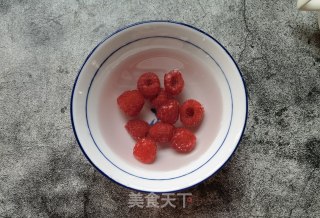 树莓麦片拌酸奶步骤3