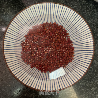 牛奶红豆西米步骤1