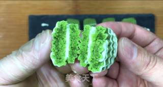 巧克力夹心抹茶曲奇，奶香味十足，醇厚巧克力，酥到掉渣的美食。步骤18