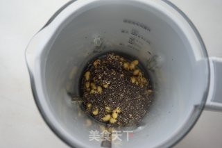 奇亚籽藜麦豆浆步骤4