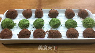抹茶松露巧克力，一口下去，丝丝柔滑，入口即化，简单又便宜。步骤14