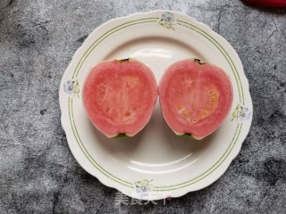 麦片芭乐酸奶昔步骤2