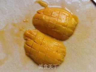 芒果麦片樱桃酸奶昔步骤8
