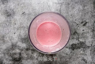 芒果麦片樱桃酸奶昔步骤7