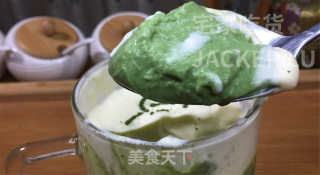 抹茶奶油布丁慕斯，冰爽软滑，奶香甜蜜，炎热夏日的超赞小甜品。步骤12