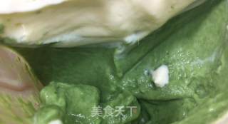 抹茶奶油布丁慕斯，冰爽软滑，奶香甜蜜，炎热夏日的超赞小甜品。步骤13