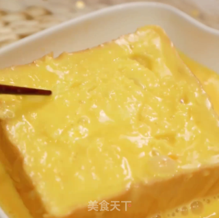 公主的下午茶粉色樱花漏奶华步骤2