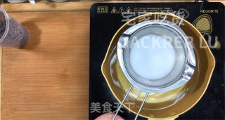 超简单脆皮雪糕冰激凌，可可和抹茶双重美味，细腻顺滑，巧克力味浓郁。步骤10