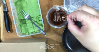 超简单脆皮雪糕冰激凌，可可和抹茶双重美味，细腻顺滑，巧克力味浓郁。步骤17