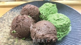 超简单脆皮雪糕冰激凌，可可和抹茶双重美味，细腻顺滑，巧克力味浓郁。步骤23