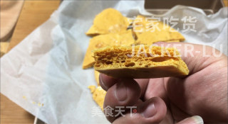 超简单蜂巢焦糖脆，口感酥脆甜蜜，微微粘牙，5分钟轻松搞定。步骤10