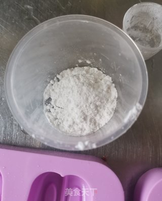 自制盐水棒冰步骤2