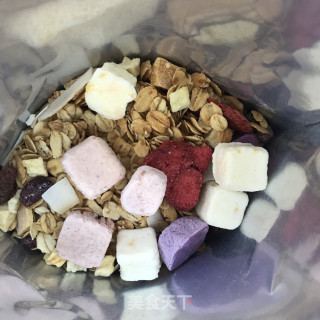 桑葚燕麦拌酸奶步骤4