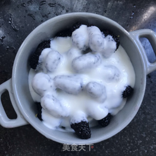 桑葚燕麦拌酸奶步骤5