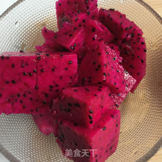 火龙果香蕉奶昔步骤3