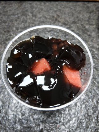 西瓜红豆椰奶杯步骤4