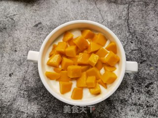 坚果芒果酸奶杯步骤7