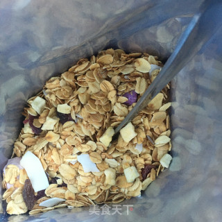 火龙果燕麦拌酸奶步骤4