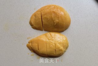 芒果草莓麦片酸奶杯步骤4