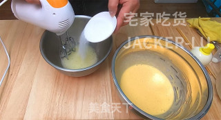 日式棉花瑞士卷，口感绵软细腻，春游试试做一个，让你味蕾绽放。步骤12