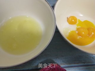 火龙果奶油蛋糕卷步骤2