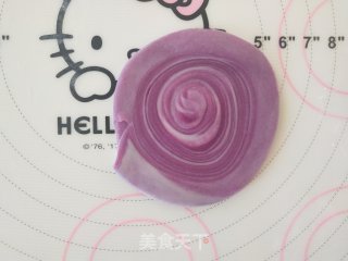 紫薯红豆蛋黄酥步骤15