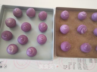 紫薯红豆蛋黄酥步骤17