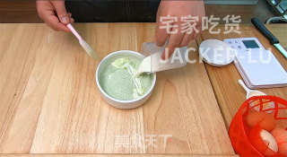 德式麻薯布丁挞，糯叽叽抹茶麻薯内陷、软嫩布丁、香浓酥脆挞皮。步骤2