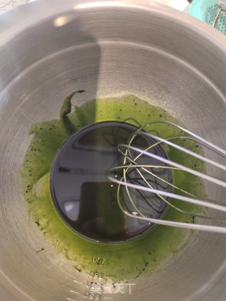 抹茶草莓卷步骤1