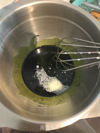 抹茶草莓卷步骤2