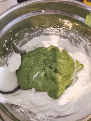 抹茶草莓卷步骤8