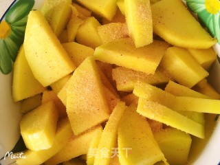 甘草椒盐芒果捞步骤3