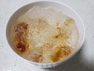 冰糖雪梨炖桃胶步骤4