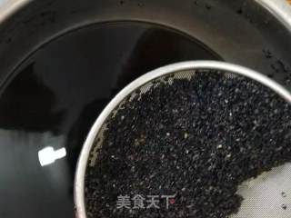乌发养生黑芝麻丸步骤1