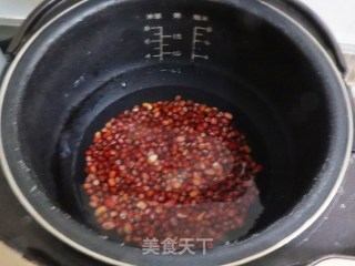 饭后甜品牛奶红豆汤❗️暖心又暖胃步骤2