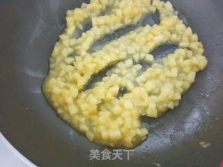 不用烤箱也能做的饺子皮苹果派步骤4
