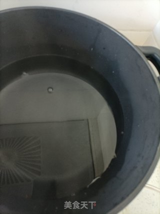 玫瑰花葡萄干红糖凉粉步骤2