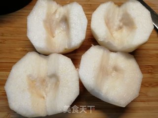 新年遇上情人节刷爆朋友圈的美食～红酒炖雪梨步骤3
