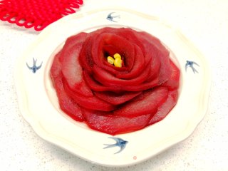 新年遇上情人节刷爆朋友圈的美食～红酒炖雪梨步骤10