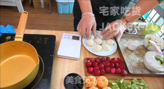 水果奶油大福，入口冰爽又软糯，新年小甜品，好吃到爆！步骤10