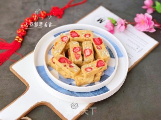 新年必备糖果！越嚼越香的咸蛋黄草莓牛轧糖步骤13