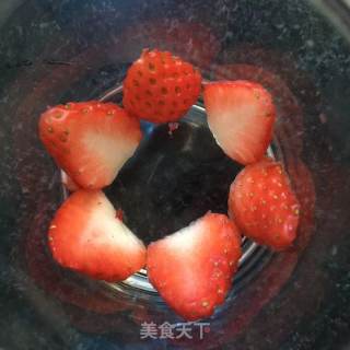坚果草莓酸奶杯步骤5