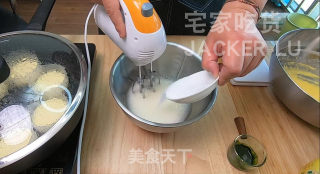 日式焦糖布丁烧，蛋糕层松软，布丁层甜蜜滑嫩，超级治愈的小甜品。步骤18