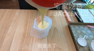 日式焦糖布丁烧，蛋糕层松软，布丁层甜蜜滑嫩，超级治愈的小甜品。步骤23