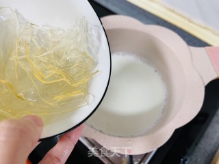 酸酸甜甜的酸奶草莓冻步骤3