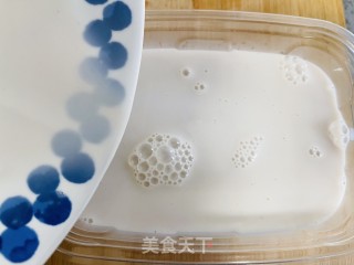 酸酸甜甜的酸奶草莓冻步骤6