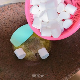 草莓牛轧糖步骤3