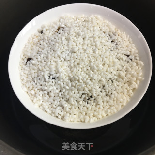 红糖莲子糯米饭步骤7