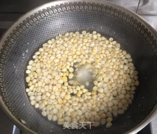奶香玉米烙步骤1